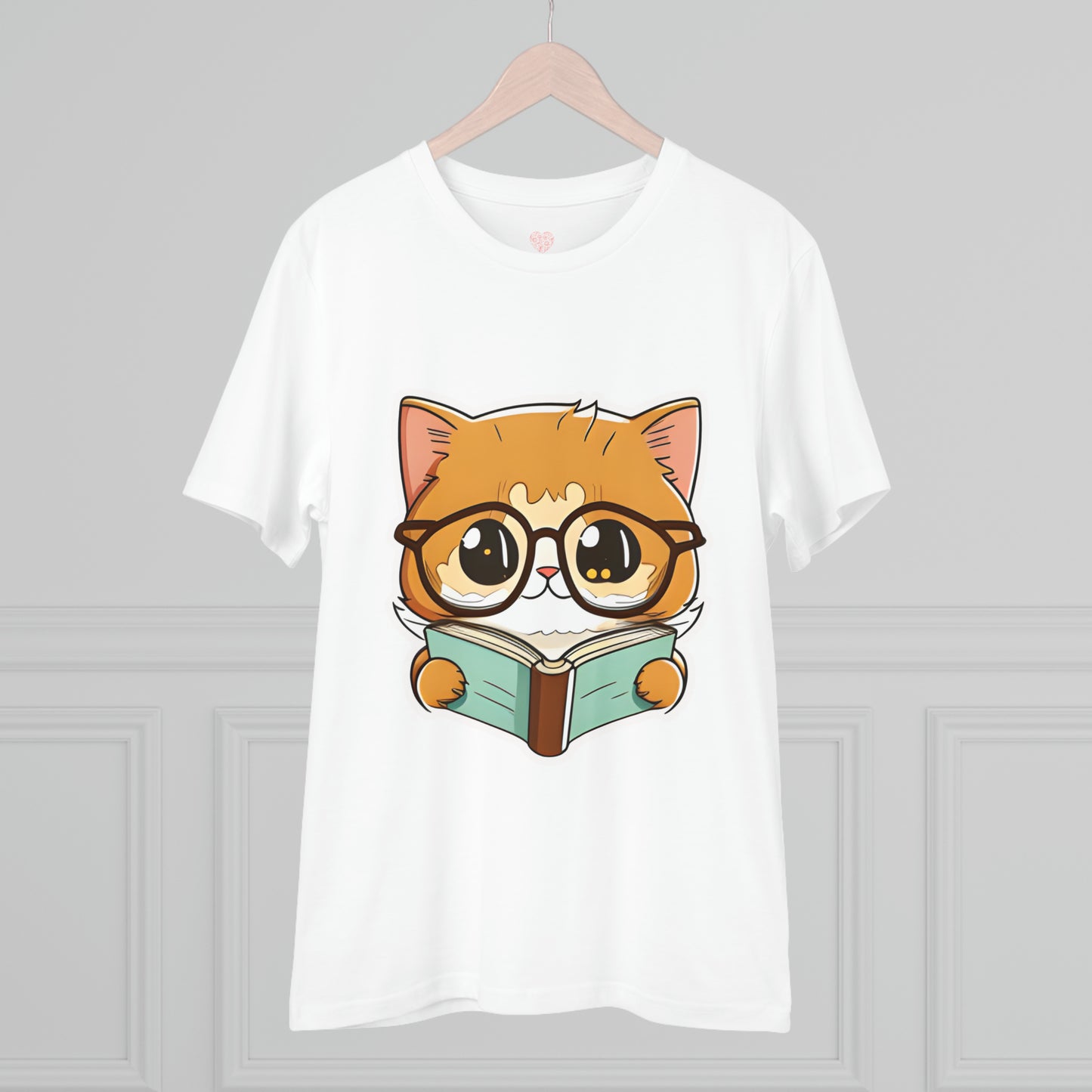 Bookworm Bliss: Kitty Book Lover - T-Shirt