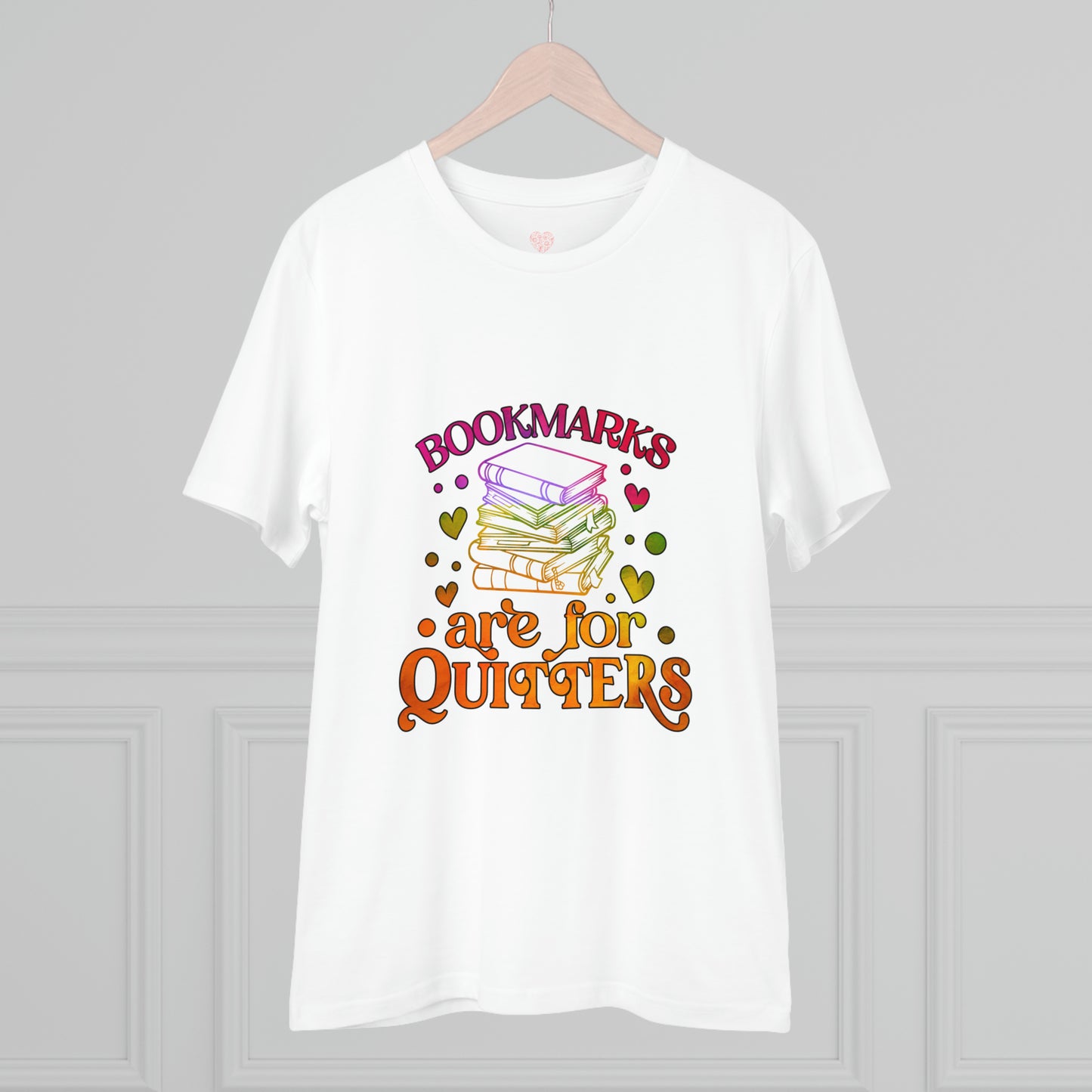 "Bookmarks are for Quitters" - Embrace Your Love for Books - T-Shirt