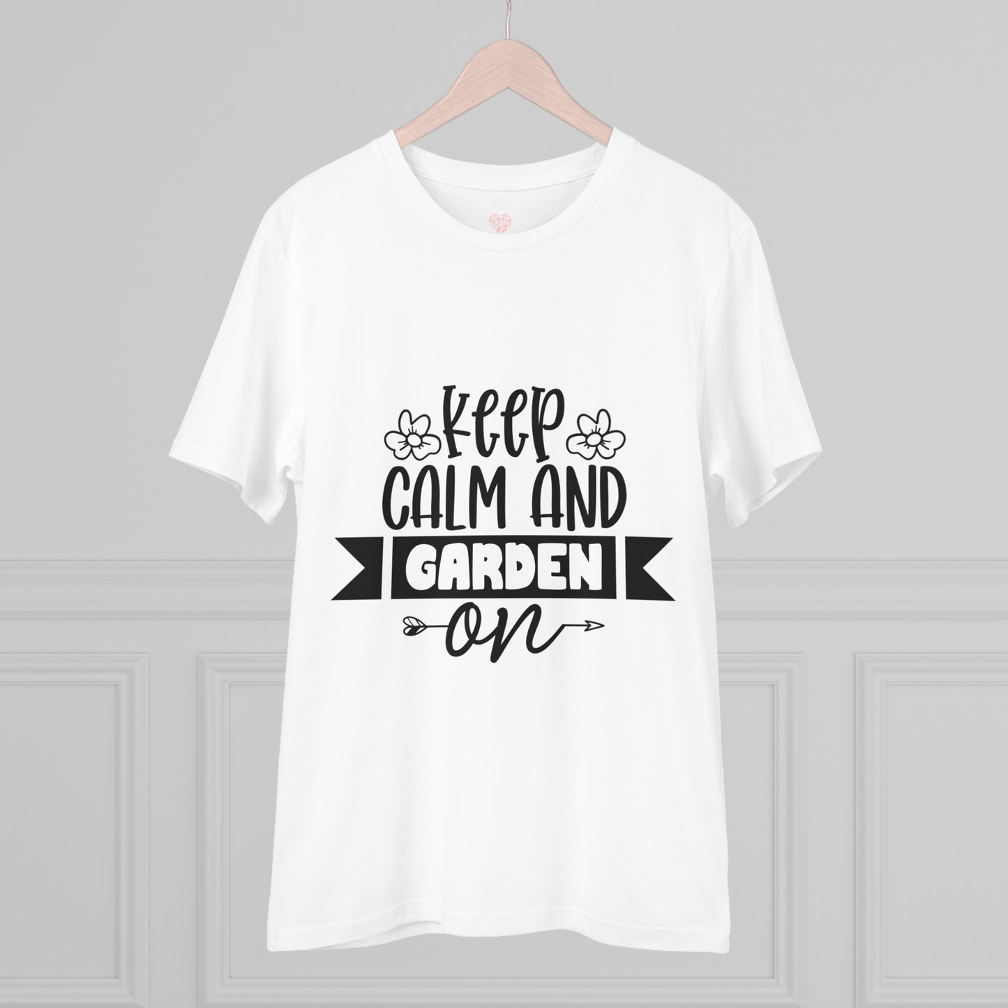 "Keep calm and garden on" - T-Shirt