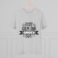 "Keep calm and garden on" - T-Shirt